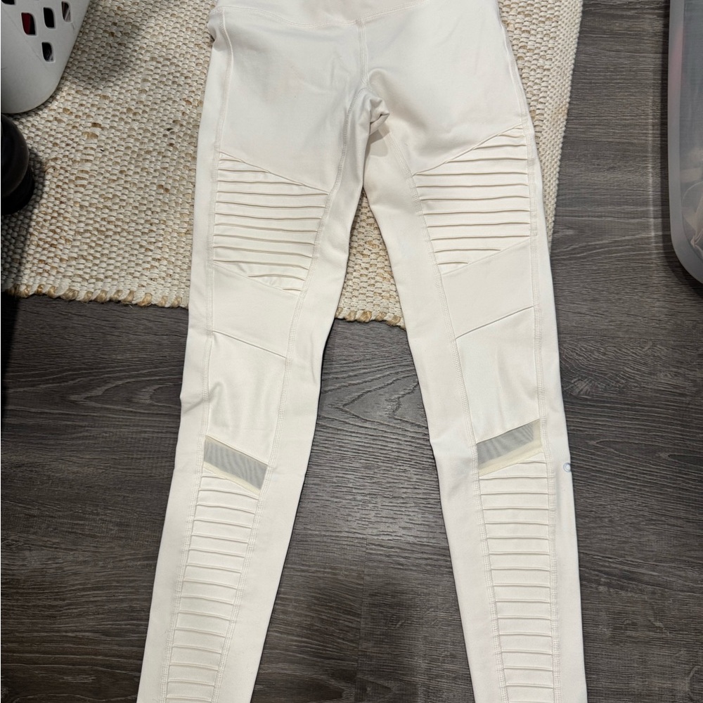 ALO Yoga Cream Leggings